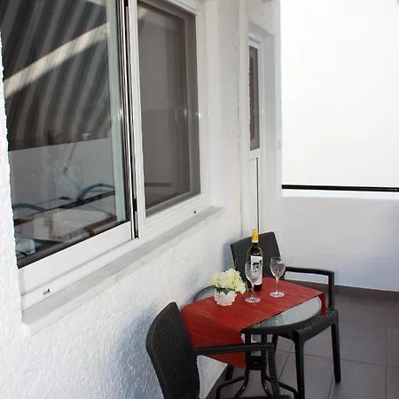 Budget 2 - Renovated January 2020 Apartment