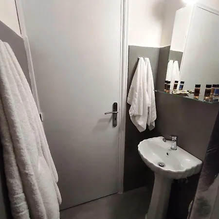 Apartment Budget 2 - Renovated January 2020 *